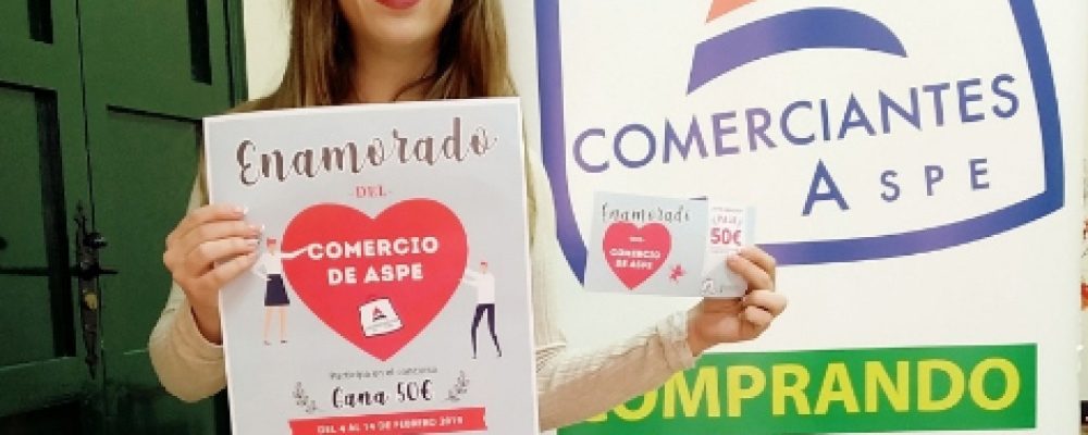 Entrega del premio a la ganadora del concurso de San Valentín