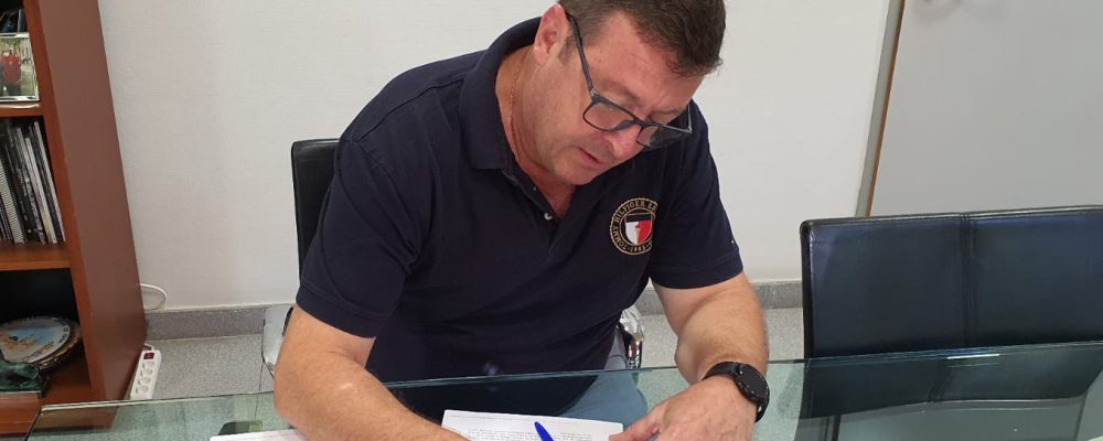 La Asociación de Comerciantes y Afines firma el convenio con El Ayuntamiento de Aspe